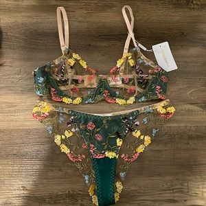 Hello LA Girl Lingerie 2PC Set